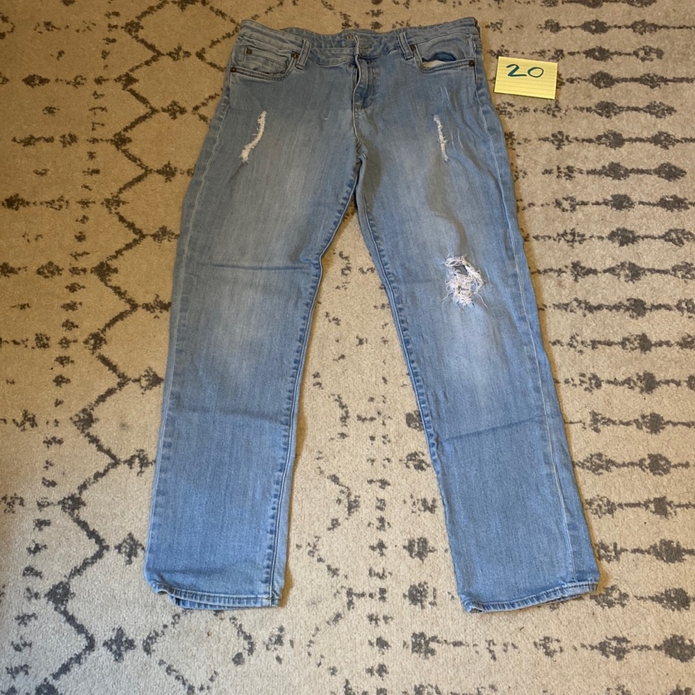 KUT from the Kloth (12) light wash straight leg jeans
